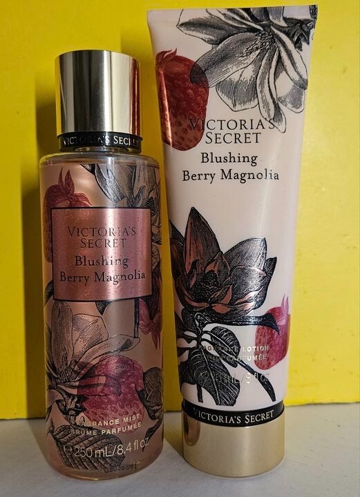 Victoria Secret Blushing Berry Magnolia Perfume Blushing Berry
