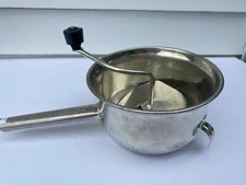 VINTAGE FOLEY FOOD MILL NO 101. Stailess Steel 2 qt Masher, Ricer, Strainer 7x4 