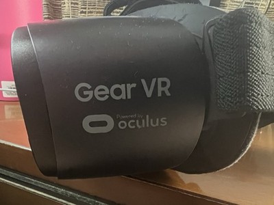 Samsung Gear VR Powered By Oculus Virtual Headset W/Controller SM-R324