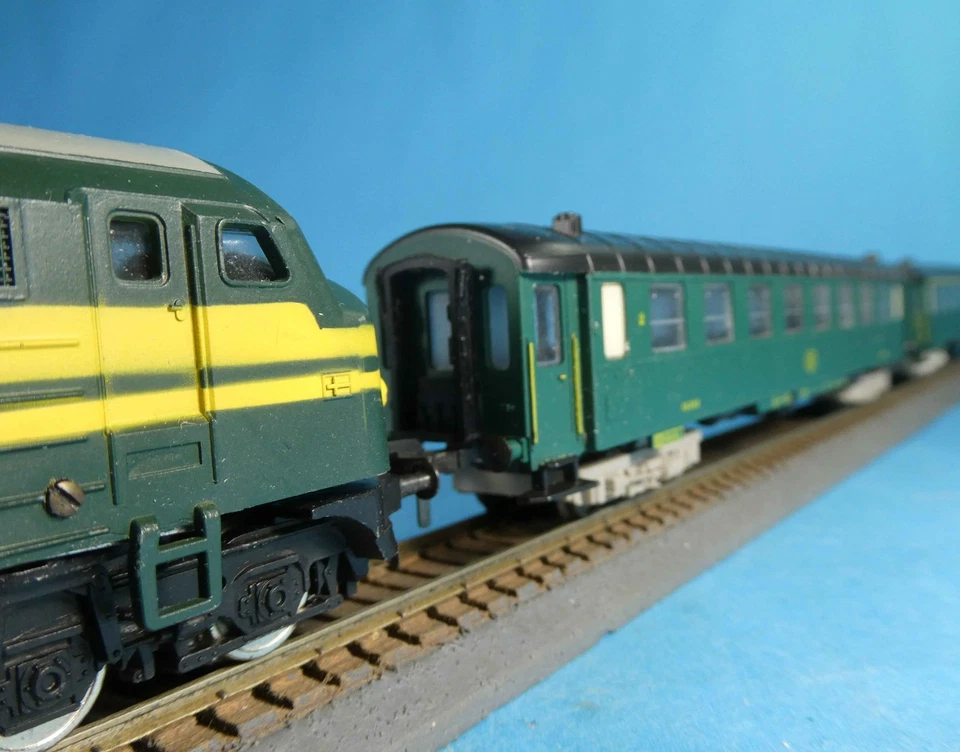 FLEISCHMANN SNCB VINTAGE PASSENGER SET-1385 LOCO+1520 & 2 1521 COACHES-OBs-1960s - Image 4 of 4