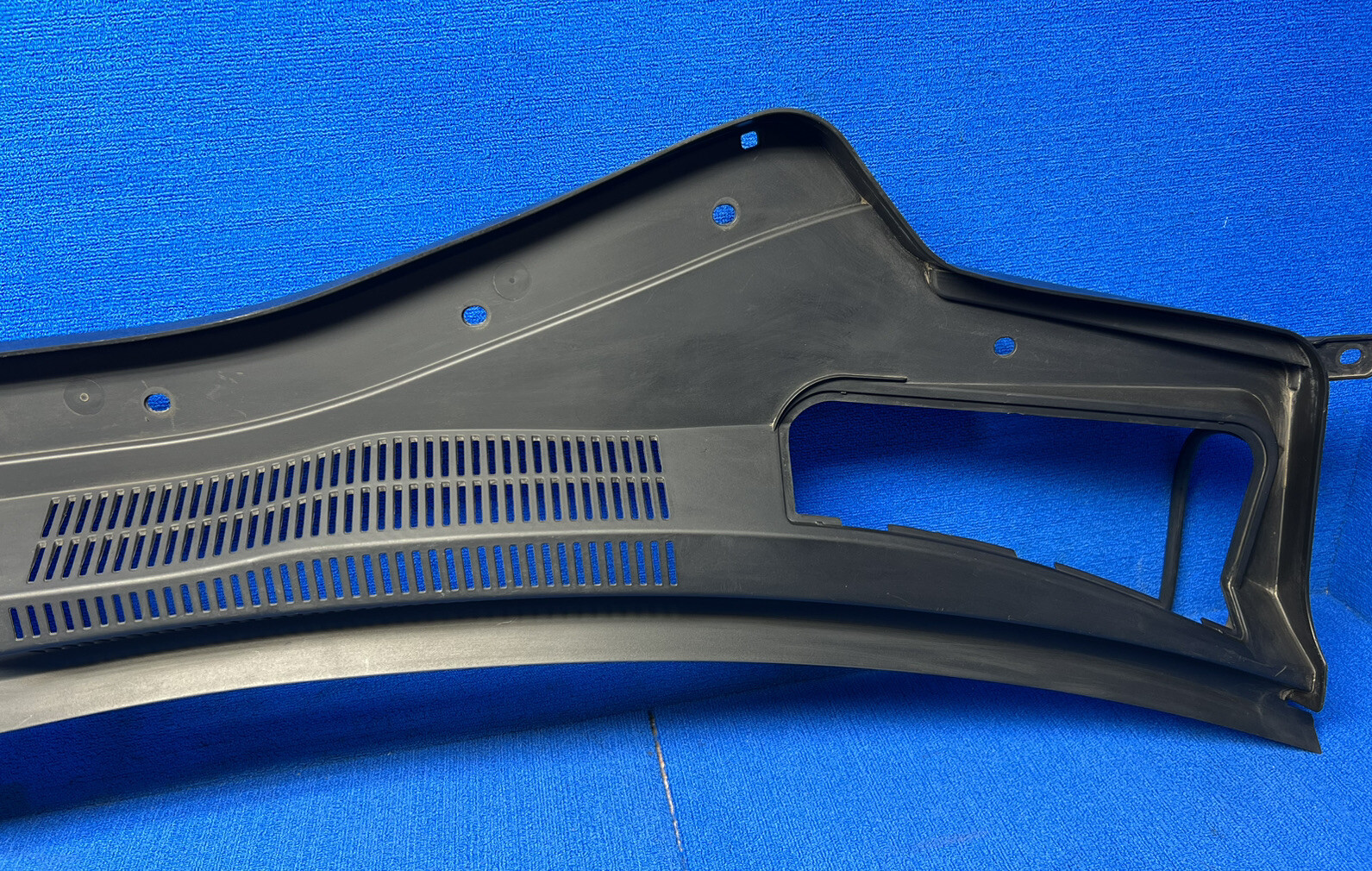 🛑2014-2017 MASERATI QUATTROPORTE FRONT WINDSHIELD WIPER COWL VENT  PANEL OEM