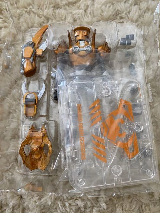 Figura de acción S.H.Figuarts Kamen Rider Tijeras Kamen Rider Ryuki Bandai Foto 3 de 3