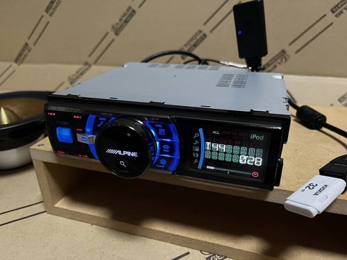 Alpine iDA-X200 1DIN Car Audio Digital Media Receiver Bluetooth Adapter Included - Picture 2 of 8