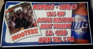 Vtg 2002 Hooters 101st Airborne Fort Campbell Army Military 1 of a Kind Banner