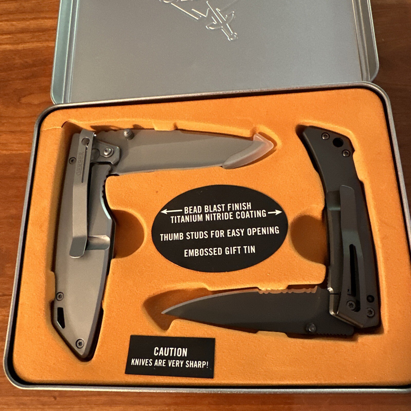 Gerber Clip Knife Set of 2 Folding Knives in Gift Tin Box. New. Open