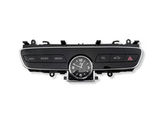 Mercedes-Benz C W205 2019 Uhr A2059056211 BCE35339