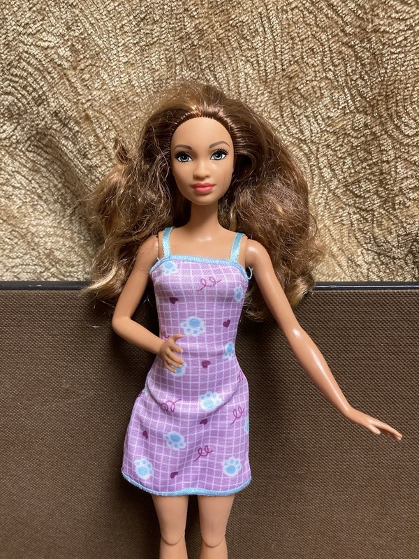 Mattel Barbie Kitty Condo Playset Brunette Fashion Doll ONLY 2011