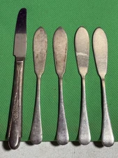 Vintage Stainless Table Knife and Set of 4 Vintage Silverplate Spreaders