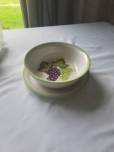 Beautiful Fruit Bowl Strainer Green Purple Grapes With Bottom Catch Plate 