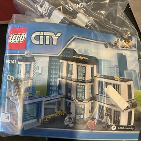 LEGO CITY Police Station 60047 & 60141