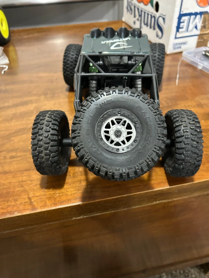 Vaterra Twin Hammers version one - Image 4 of 4