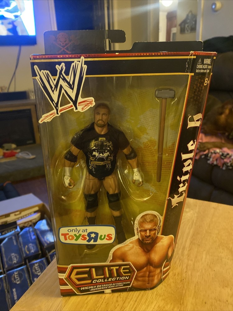 WWE Elite Collection Triple H Toys R Us Exlusive Wrestlemania 29!! Rare!!