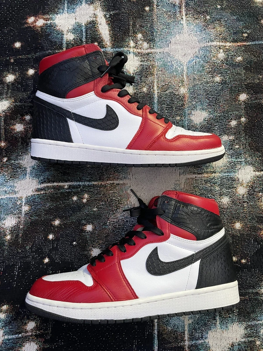 Nike Air Jordan Retro 1 OG High Satin Snake Chicago size 10.5W 9M CD0461 601