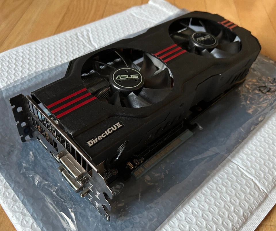 [Refurbished] ASUS GeForce GTX570 DirectCU II 1.25GB GDDR5 PCI-E Graphics Card - Image 4 of 4