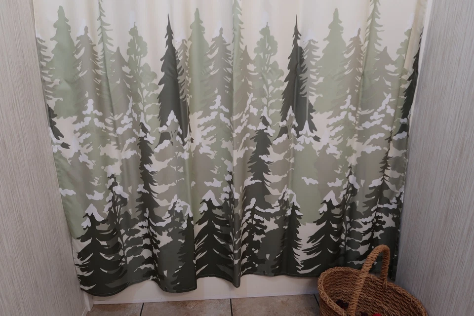 Cortina de Ducha Woodland Snowfall Estampado Navidad 72x70 Verde Crema Foto 3 de 4