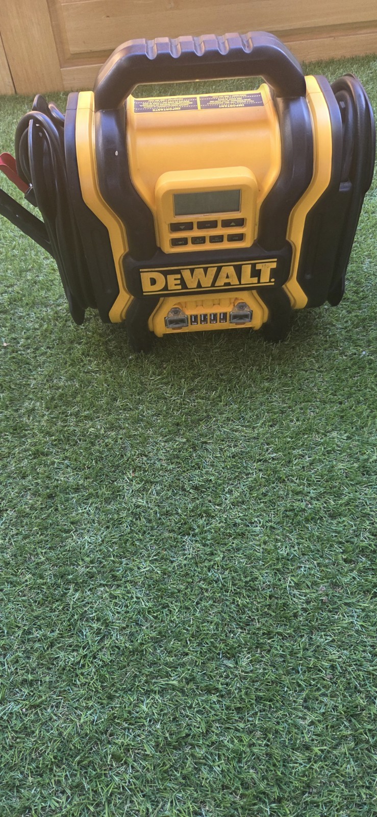 DEWALT Portable Jump Starter & Power Station – Great Condition