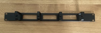 Ring Kabelführungsleiste 1 HE mit 4 Metallringen Datenschrank 19 Zoll Rack