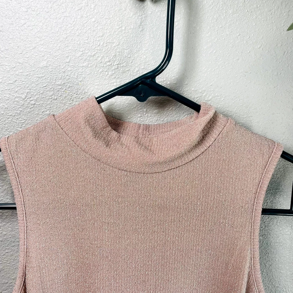 Camiseta sin mangas Derek Heart para mujer pequeña rosa claro brillante sin mangas cuello falso informal Foto 2 de 4