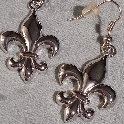 Fleur-de-Lis Silver Earrings Pierced Silver Tone Dangle Drop Hook Nice Weight