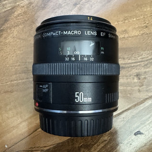 Canon EF 50mm Compact-Macro Lens f/2.5 AF/MF Canon EF Mount