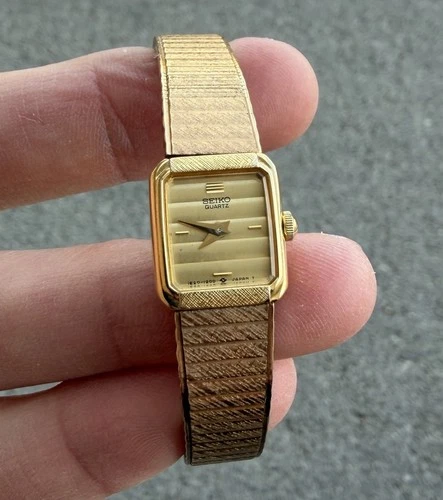 Vintage Seiko Tank Women’s Watch Rare Petite Gold Dial Gold Tone 1E20-5739