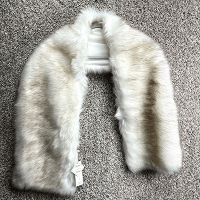 Tulip Bridal Faux Fur Shoulder Shawl Wrap in Size Small NWT