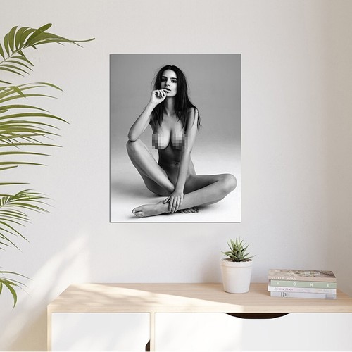 Emily RatajkowskI Pin Up Lady Scollatura Grande Seno Ragazza Poster Sexy 36x24 - Foto 2 di 4