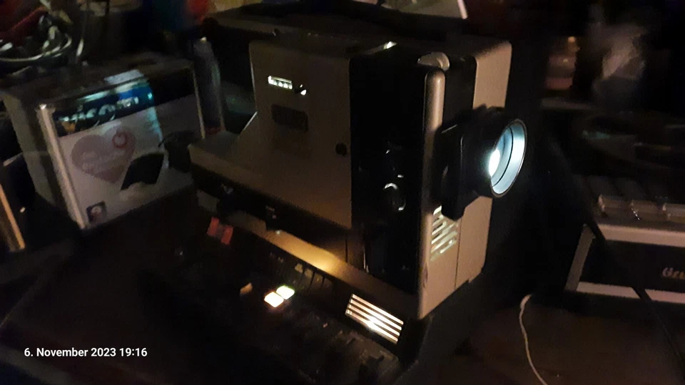 Guter EUMIG S926 GL Stereo Sound  Universal Filmprojektor, Optical Level System - Bild 3 von 4