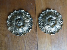 2 Applikationen Zierteile  Restaurierungsbedarf Bronze/Messing Rosetten