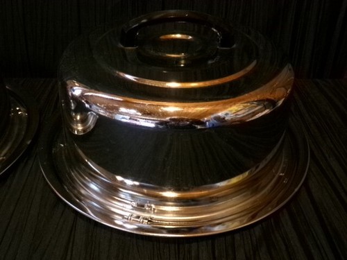 Vintage Lot of 2 Everedy Cake Keeper Carrier Locking Lid Chrome 60's 11.5 x 7" - Picture 4 of 13