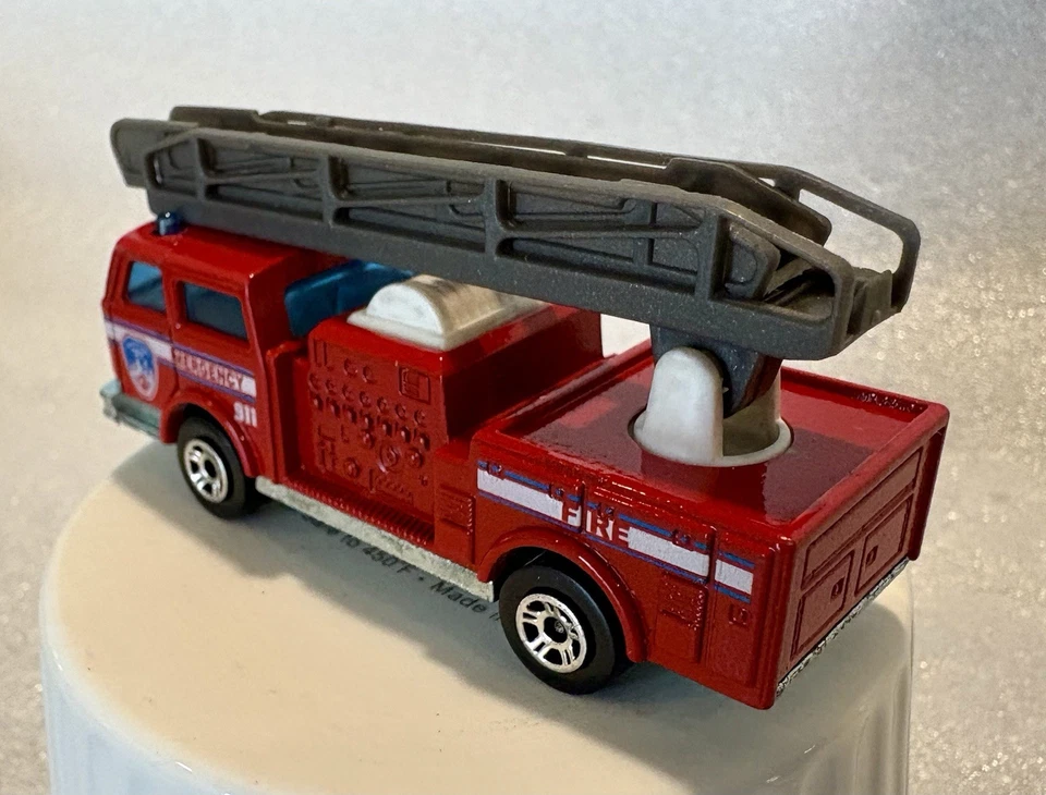 Rare White USA Decor! Majorette Pompier 1:64 - 207 Red Fire Engine Ladder Truck - Image 2 of 4