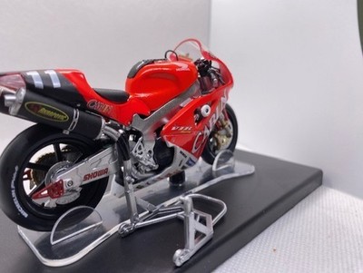HONDA VTR 1000 - VALENTINO ROSSI/EDWARDS - SUZUKA 8 HOUR 2001 - 1