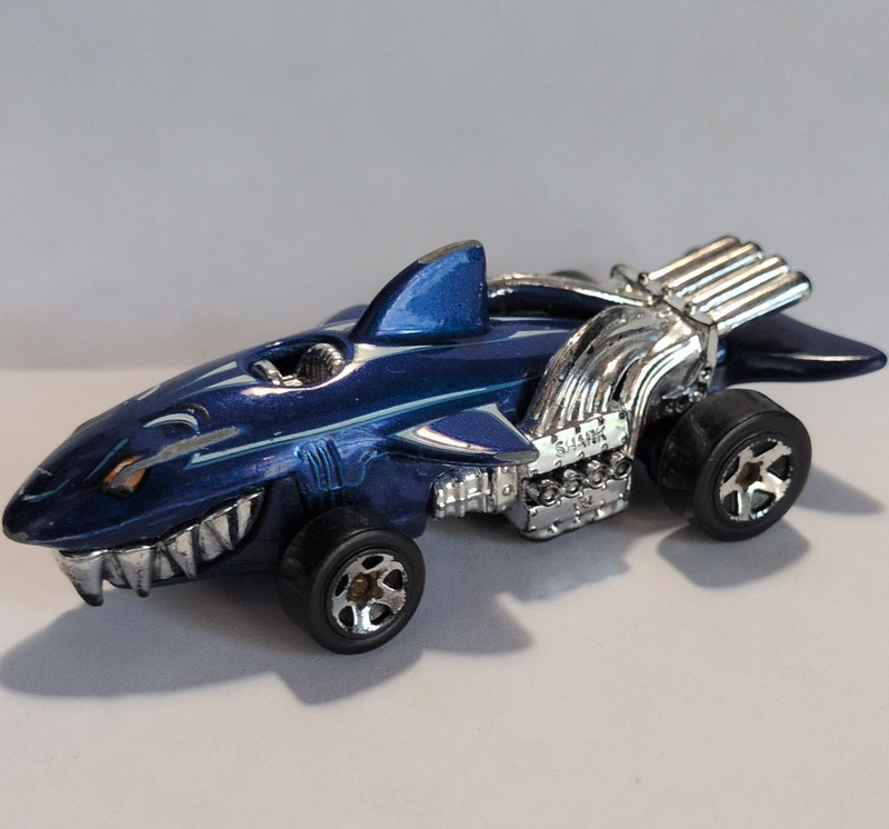 Hot Wheels Sharkruiser Street Beasts 1:64 Blue/Silver Diecast Car