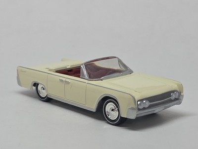 1962 Lincoln Continental Convertible 1/64 Scale Diecast Model