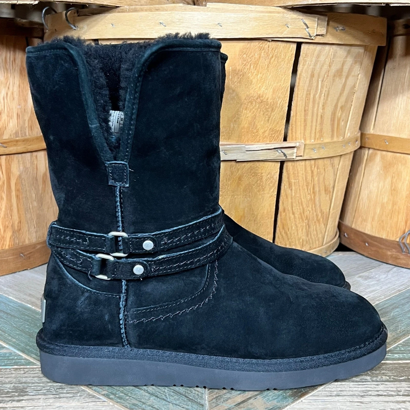Stivali invernali UGG Palisade Biker neri scamosciati imbracatura pelliccia di shearling da donna taglia 9