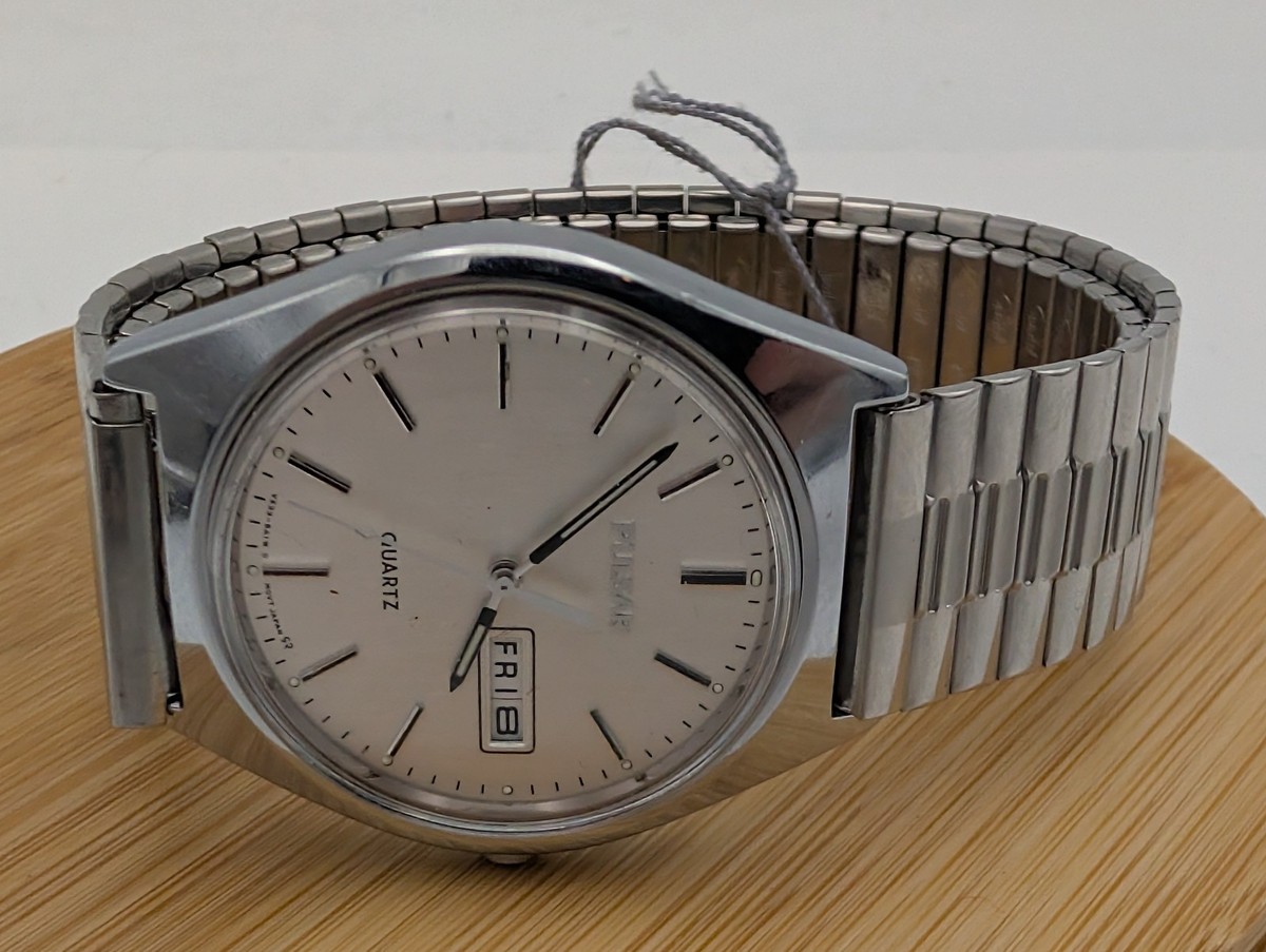 Vintage Pulsar V533 8A80 Quartz Movt Japan Date Men's Watch Silver