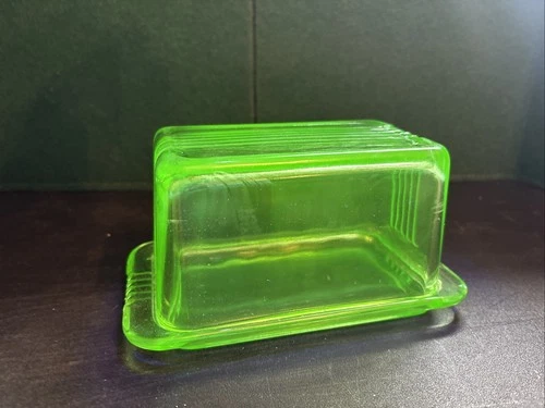VTG Green Uranium Vaseline Glass Ribbed Refrigerator Loaf Dish w/ Lid 7”x4”x31/2