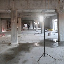 Scangrip 03.6104 VEGA CAS 4000 lumen Metabo faretto LED da costruzione a batteria con treppiede 2 m