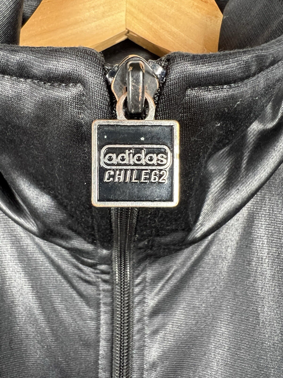 Adidas Chile 62 Black/Silver Shiny Track Top Men XS Vintage Style Jacket image 5