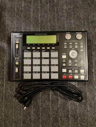 AKAI MPC1000 Built-in memory 128MB Operation confirmed CF card 2GB included