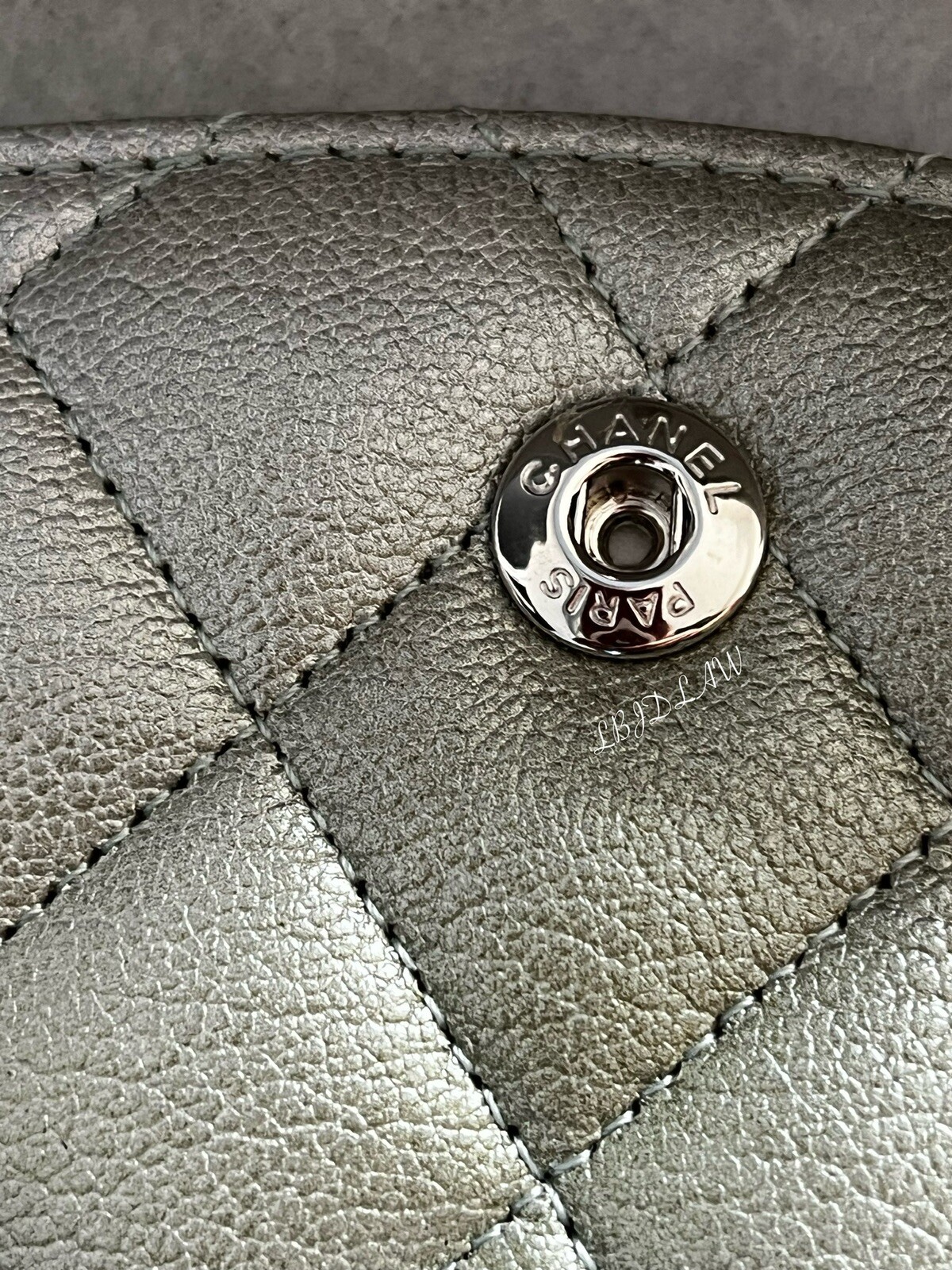 CHANEL 22C Silver Medium Classic Flap Iridescent Cloudy Goatskin Metallic Ombre image 8