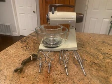 Vintage Sunbeam Deluxe Mixmaster Chrome Stand Mixer 12 Speed 