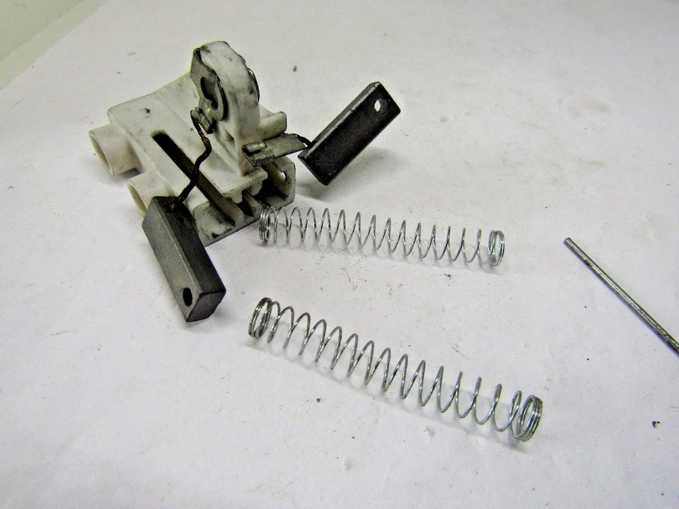 SUPORTE PARA ESCOVA ALTERNADOR RX101   - Imagem 2 de 4