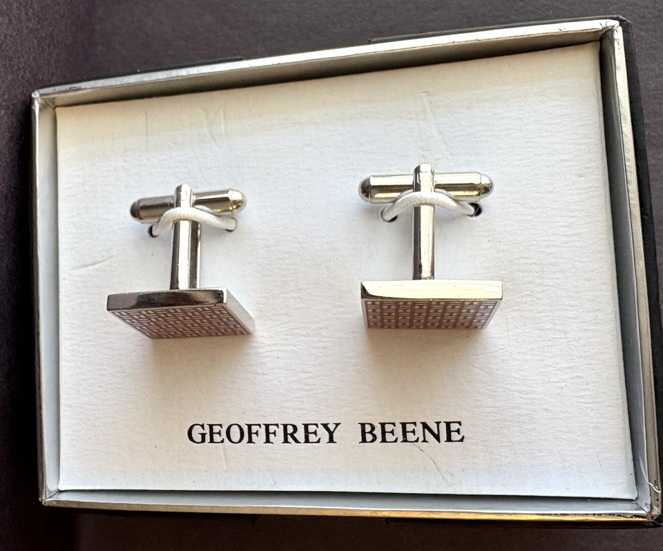 Gemelos Geoffrey Beene para hombre esmaltados plateados y rojos cuadrados geométricos clásicos Foto 4 de 4