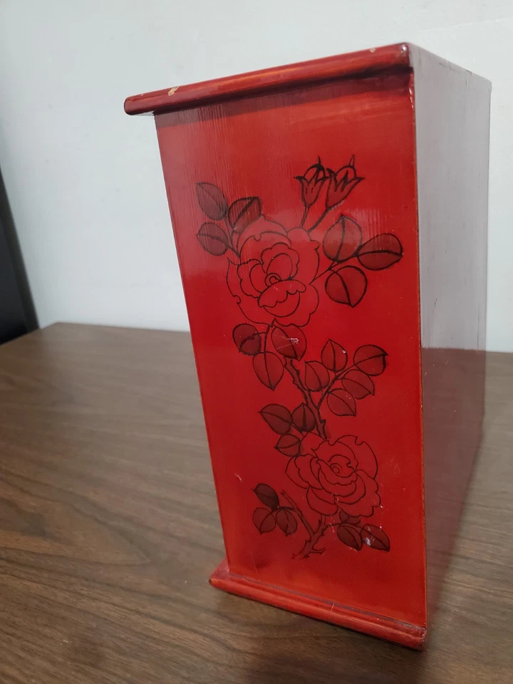 Caixa de joias de laca vermelha chinesa com cortiça Diorama Sense, Crain's - Imagem 4 de 4