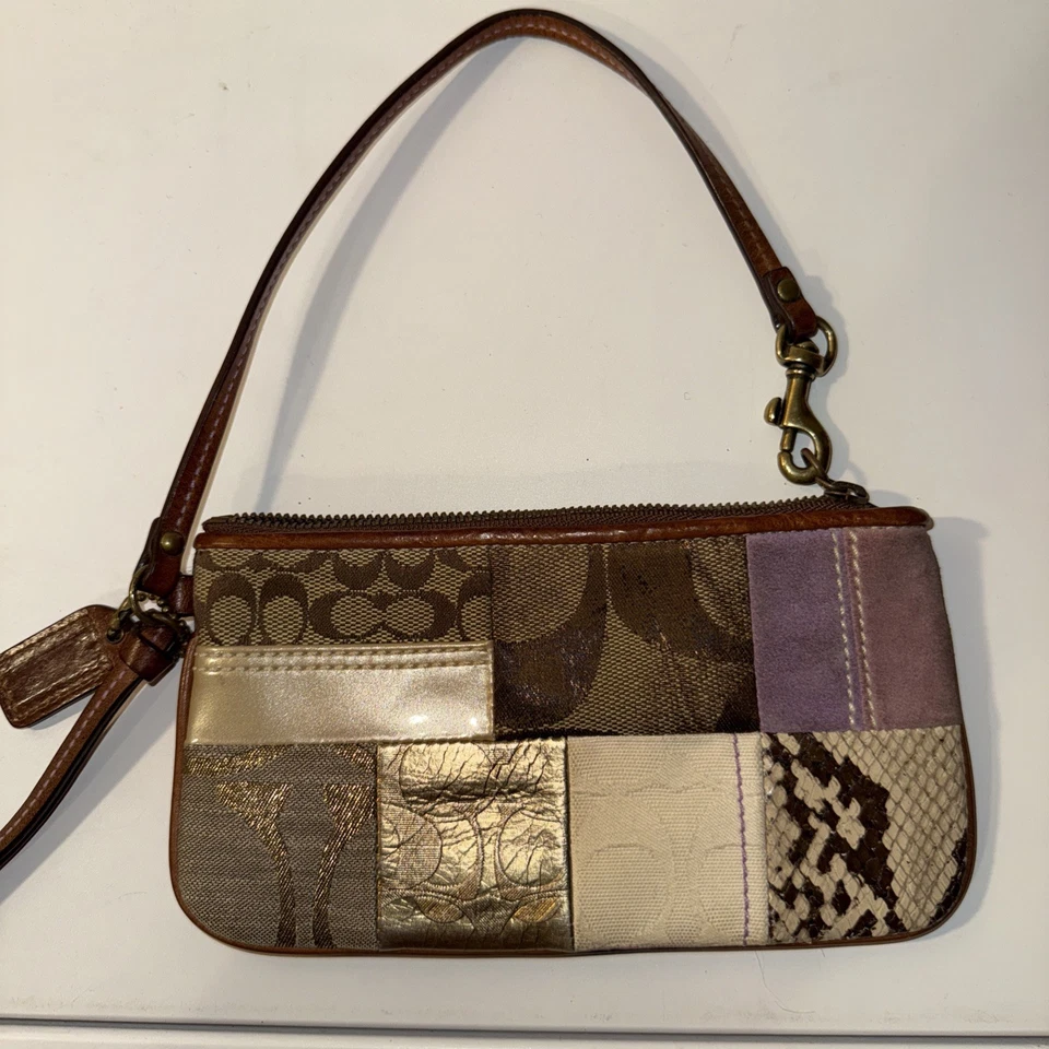 Coach Patchwork con ribete de cuero muñeca cartera correa etiqueta Coach 7”X4” *Ver nota* Foto 4 de 4