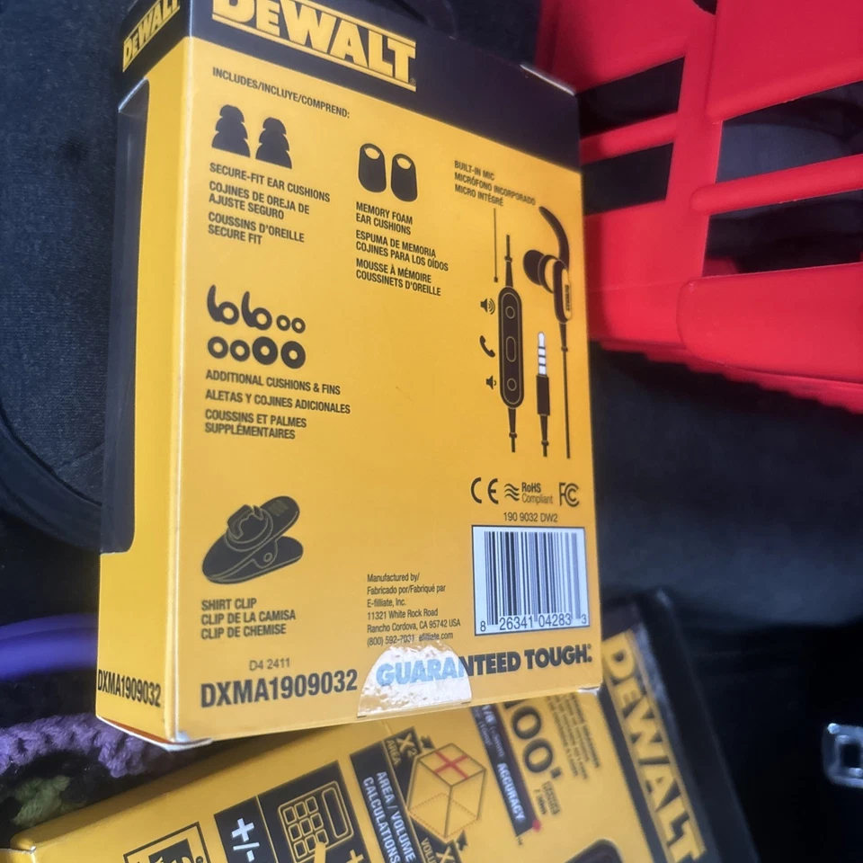 DEWALT JOBSITE EARPHONES w/ Microphone & Shirt Clip (DXMA1909032) New SEALED! - Image 3 of 4