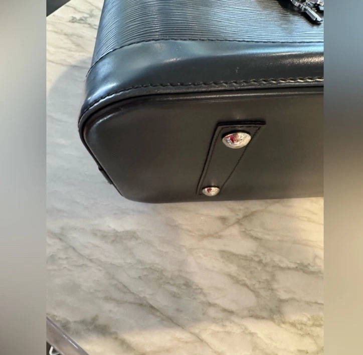 This is the authentic LOUIS VUITTON Epi Alma GM in Black. Style Is From 2013 - Image 3 of 4