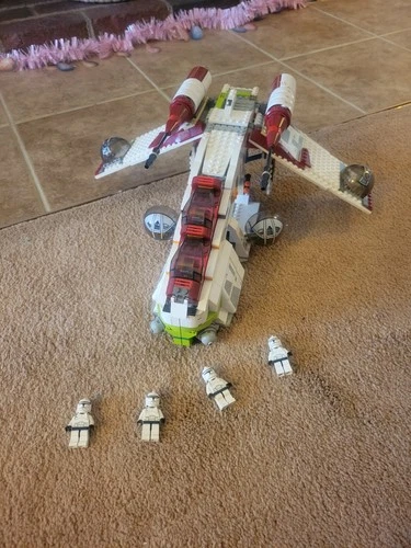 LEGO Star Wars: Republic Gunship (7163) 99% Complete 4 Clone Figures