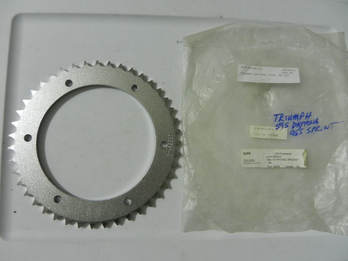 TRIUMPH SPRINT DAYTONA SPEED REAR SPROCKET 43 TEETH NEW 675 955